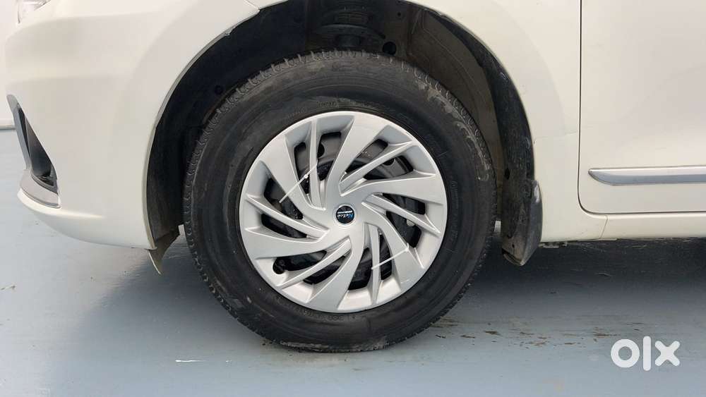 Maruti Suzuki Dzire Vxi Ags, 2022, Petrol