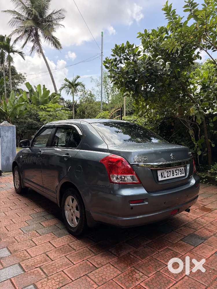 Maruti Suzuki Dzire 2011 Petrol