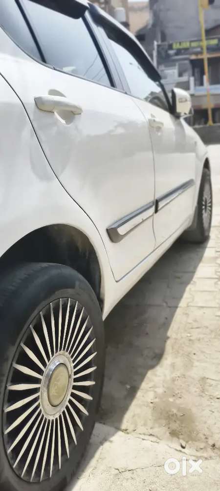 Maruti Suzuki Swift 2016 Diesel 70000 Km Driven