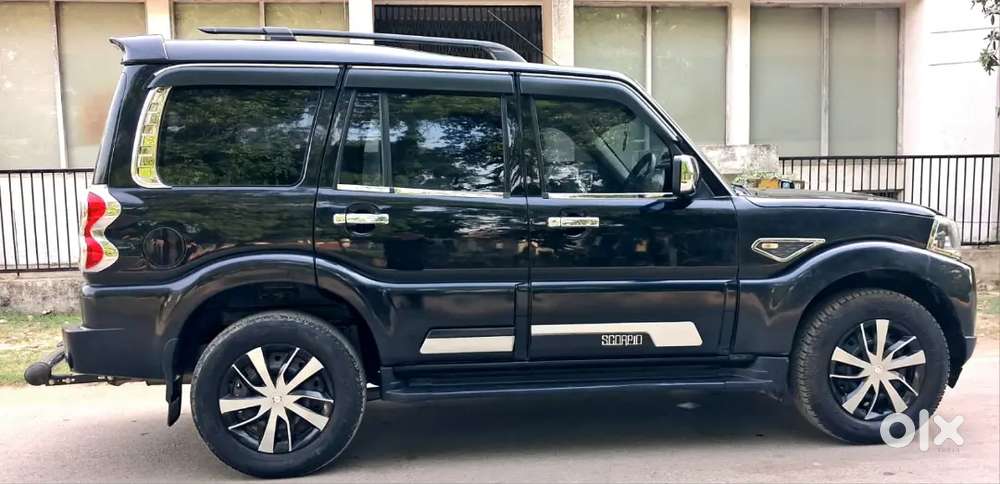 Mahindra Scorpio S7 Black Color 1st Owner  2020 On Record Driven