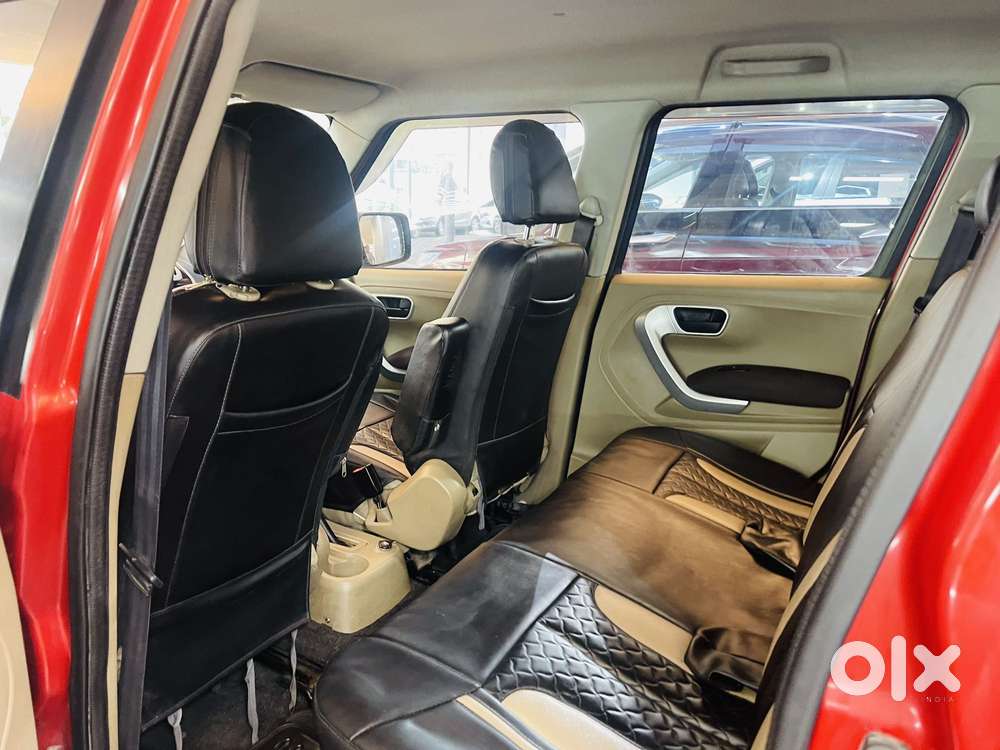Mahindra Tuv 300 Mhawk100 T8, 2016, Diesel