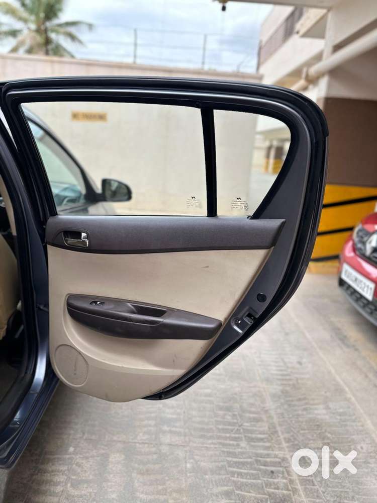 Hyundai I20 Asta 1.4 Crdi With Avn 6 Speed, 2011, Diesel