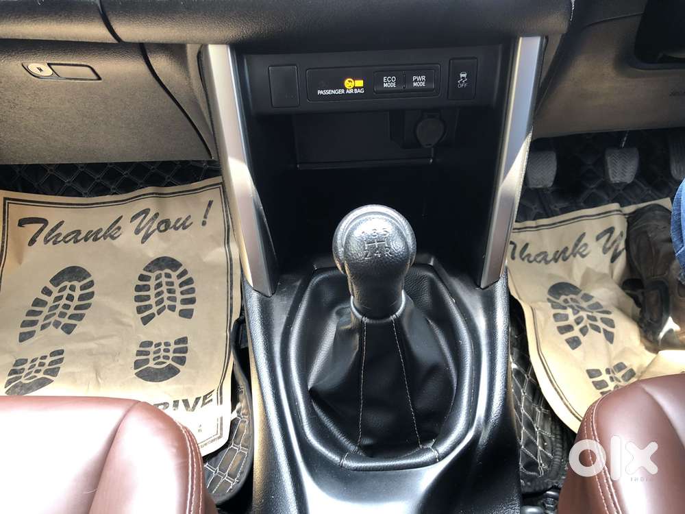 Toyota Innova Crysta 2.4 G Plus Mt 8 Str, 2025, Diesel