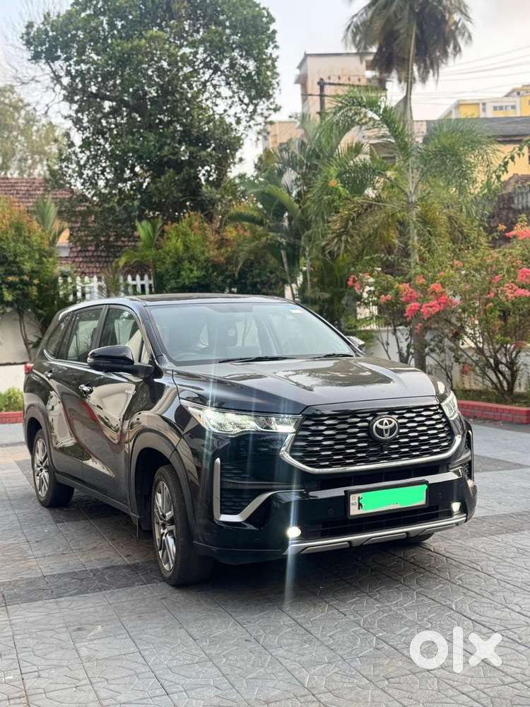 Toyota Innova Hycross 2023 Petrol Good Condition