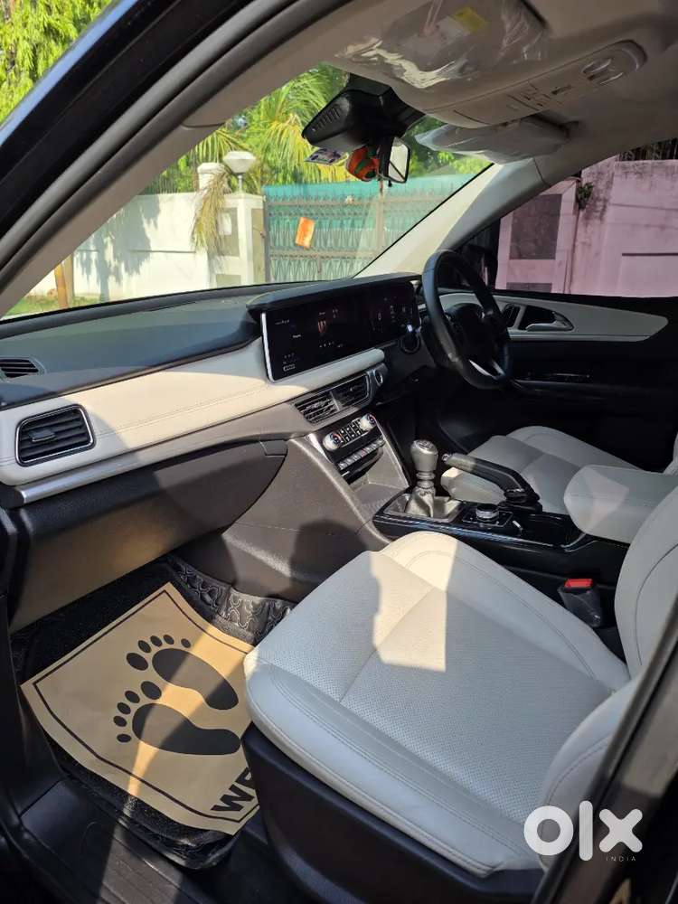 Mahindra Xuv700 2025 Diesel Well Maintained
