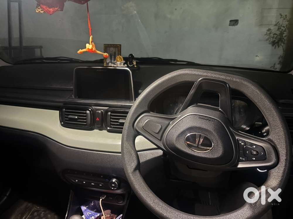 Tata Punch Petrol 2025