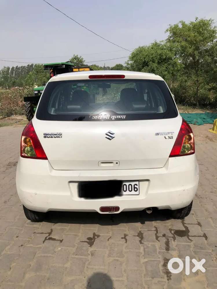 Less Driven Maruti Suzuki Swift 2011 Petrol 67000 Km Driven