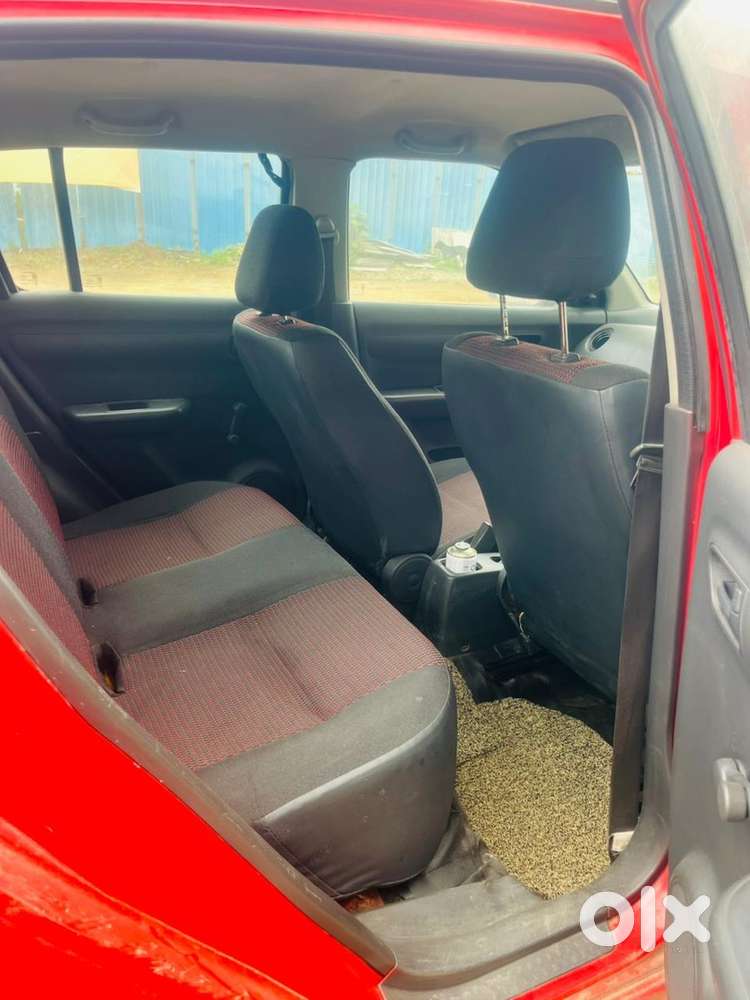 Swift  Petrol Manual 2010 Model 2nd Owner Well Maintained Car