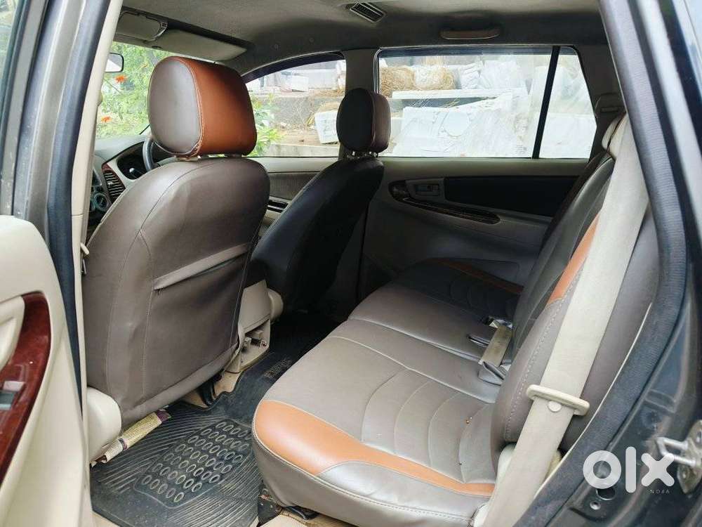 Toyota Innova 2.5 G (diesel) 8 Seater, 2010, Diesel