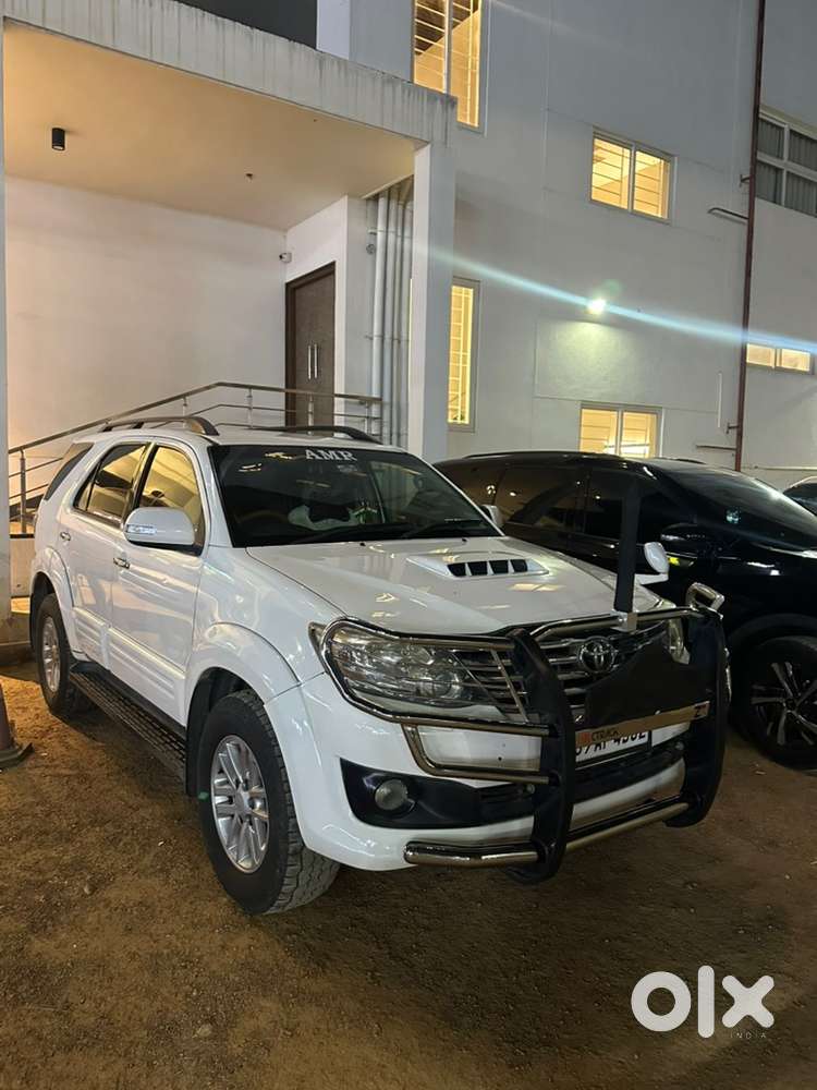 Toyota Fortuner Petrol 2023