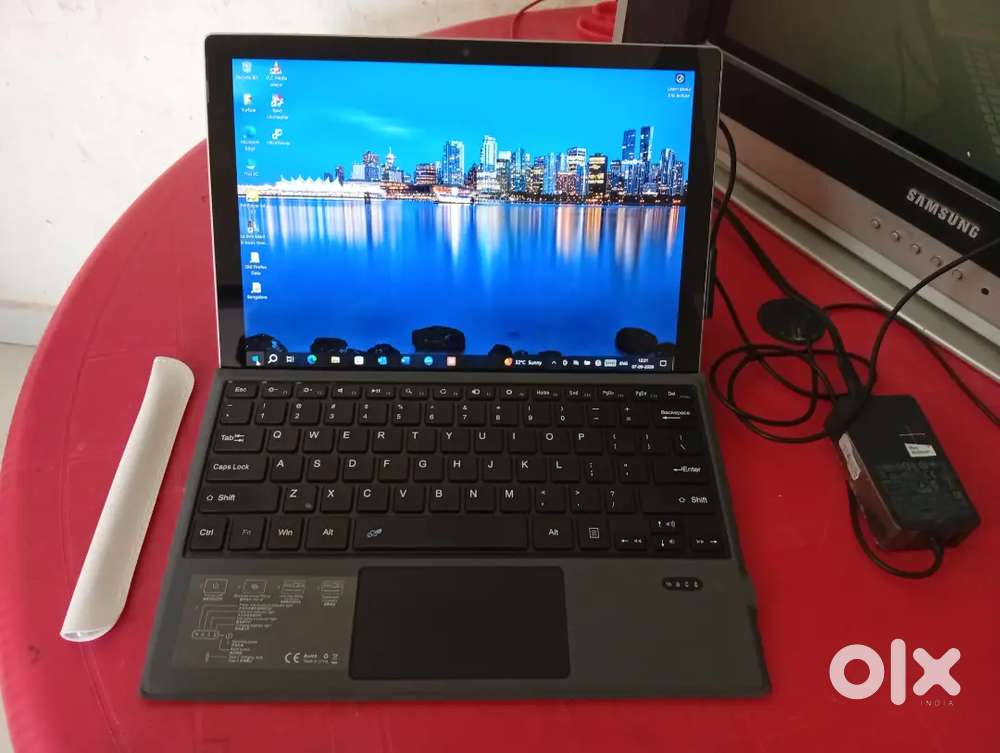 Microsoft Surface Pro 7 - 2 in 1 Tablet and Laptop
