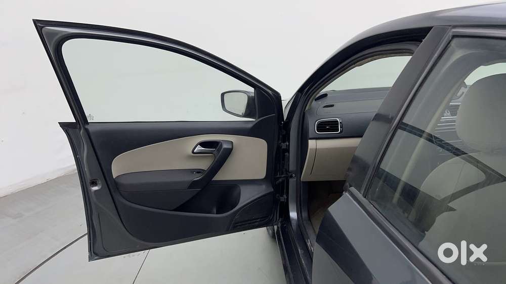 Volkswagen Polo Petrol Highline 1.2l, 2013, Petrol