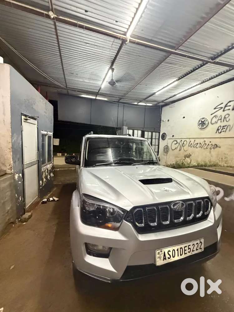 Mahindra Scorpio S10 Diesel 2017