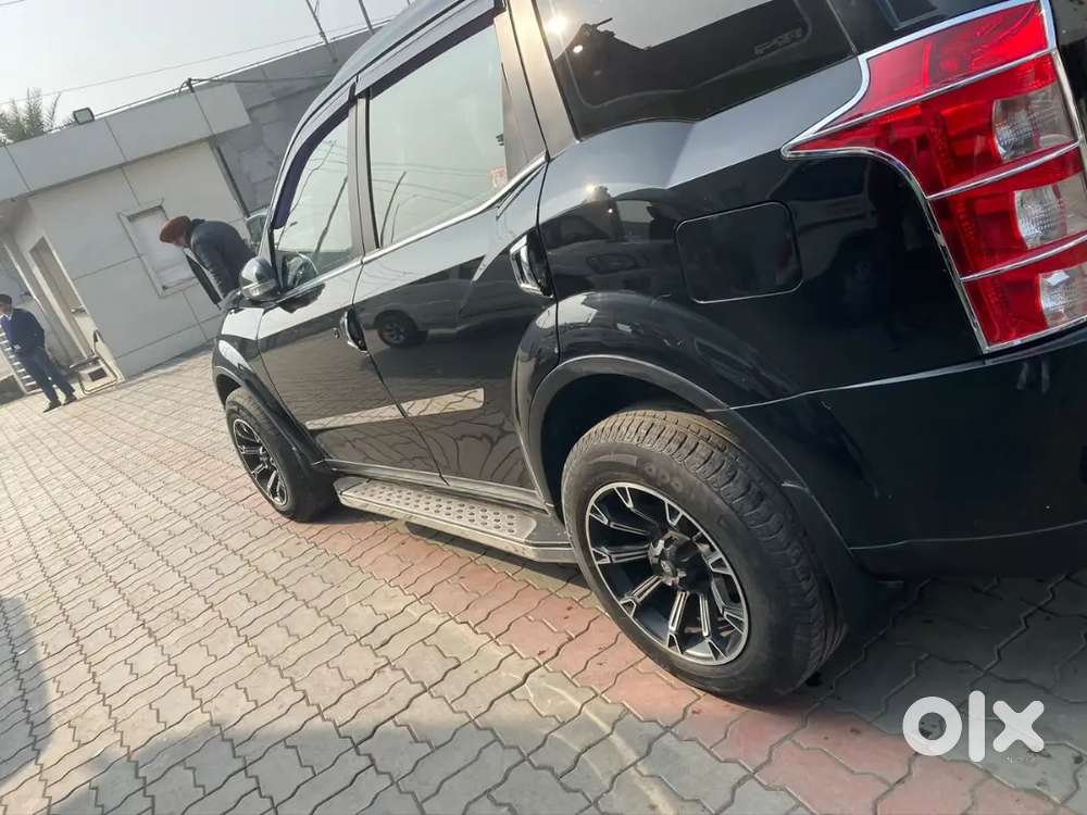 Xuv500 W6 Black With Modified