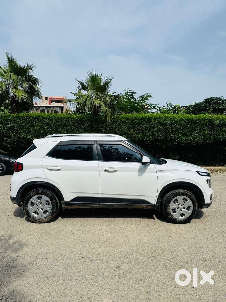 Hyundai Venue S 1.2 Petrol, 2022, Petrol