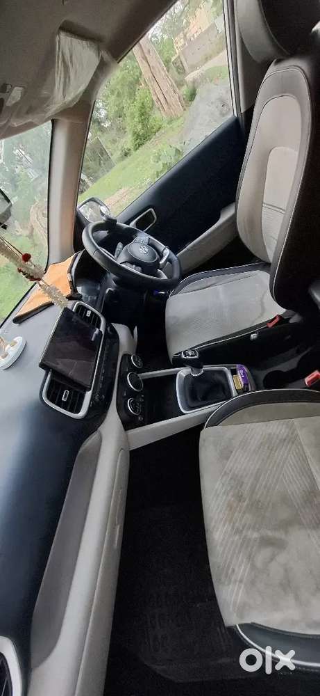 Hyundai New Venue 2023 Petrol 29000 Km Driven