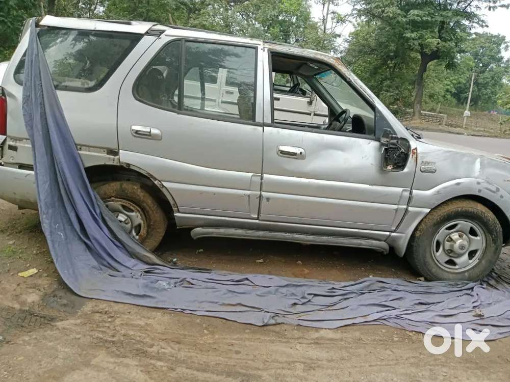 Tata Safari Dicor 2011