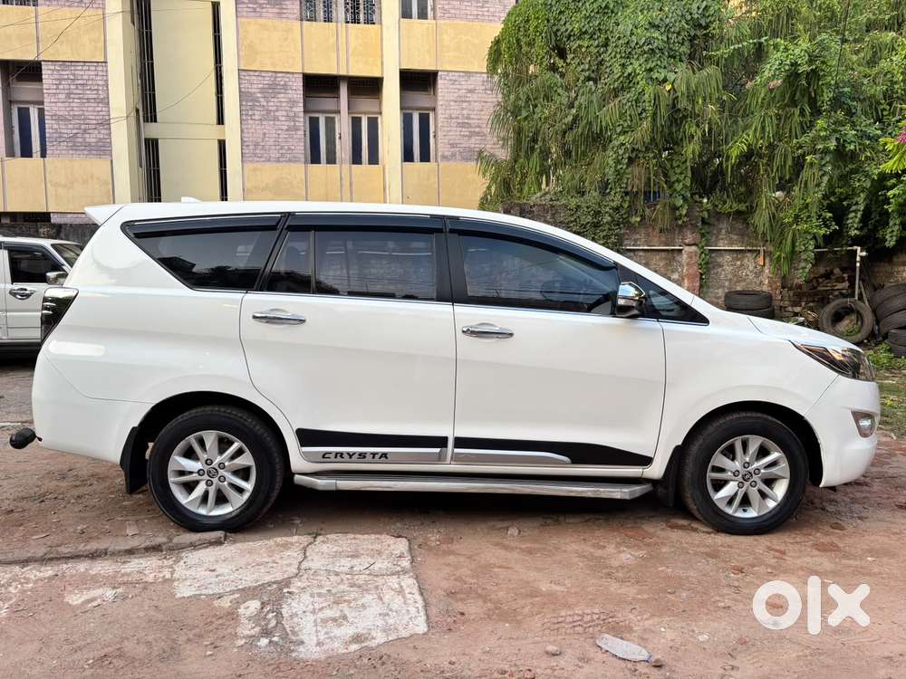 Toyota Innova Crysta 2.4 V, 2017, Diesel