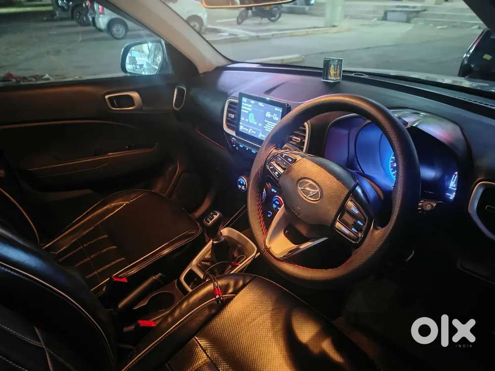 Hyundai Venue 2020 Petrol Well Maintained