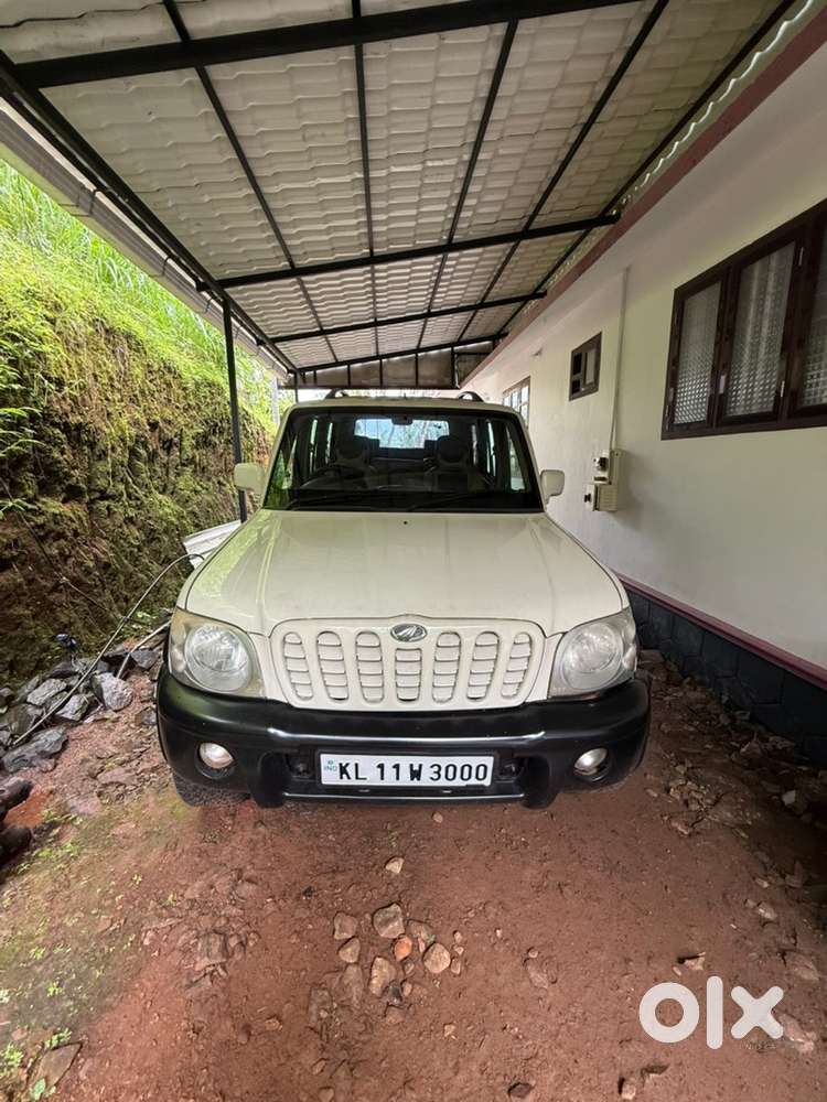 Mahindra Scorpio Classic 2005