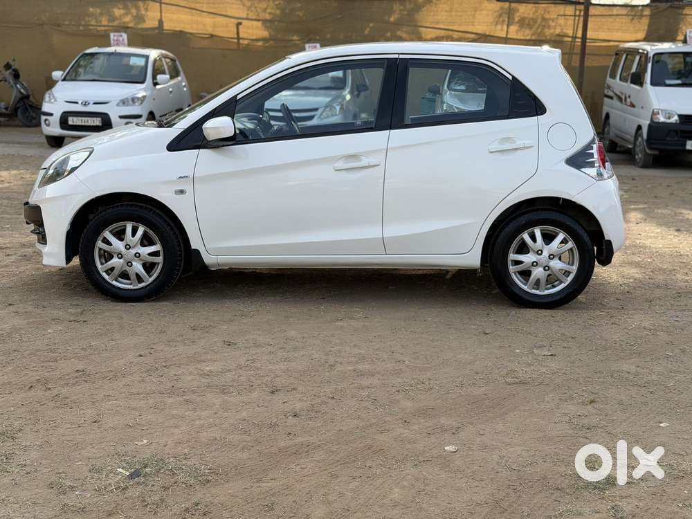 Honda Brio V Automatic, 2014, Petrol