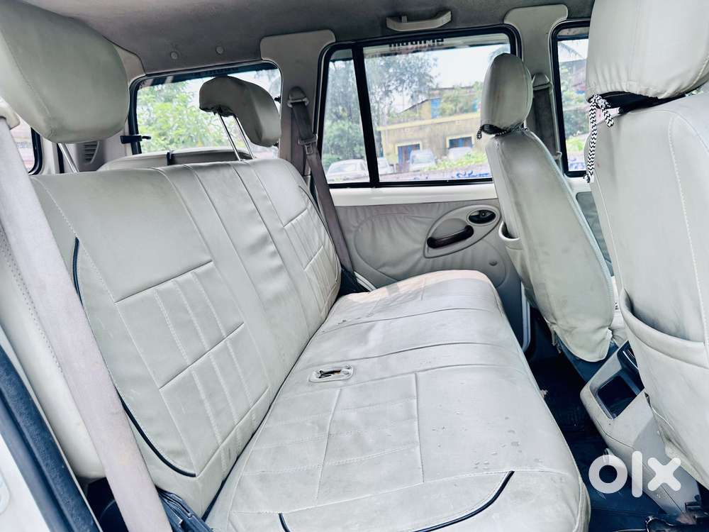 Mahindra Scorpio S4 Plus 9s, 2015