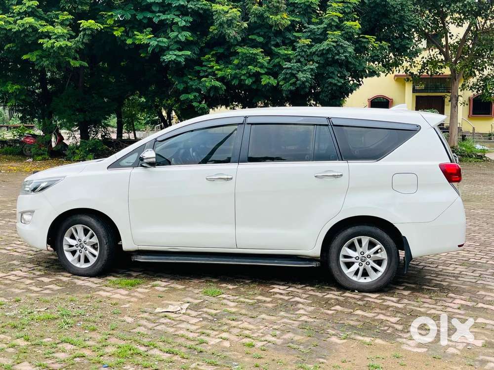 Toyota Innova Crysta 2.8z Automatic, 2017, Diesel