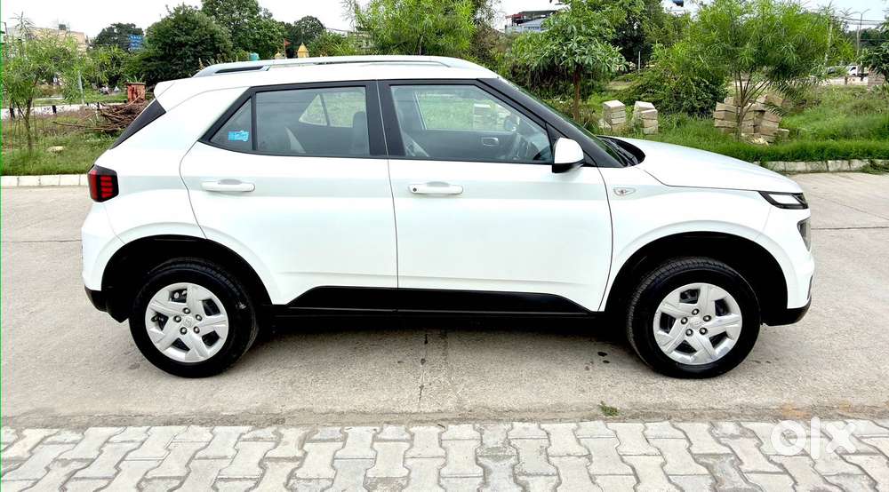Hyundai Venue S 1.2 Petrol, 2022, Petrol