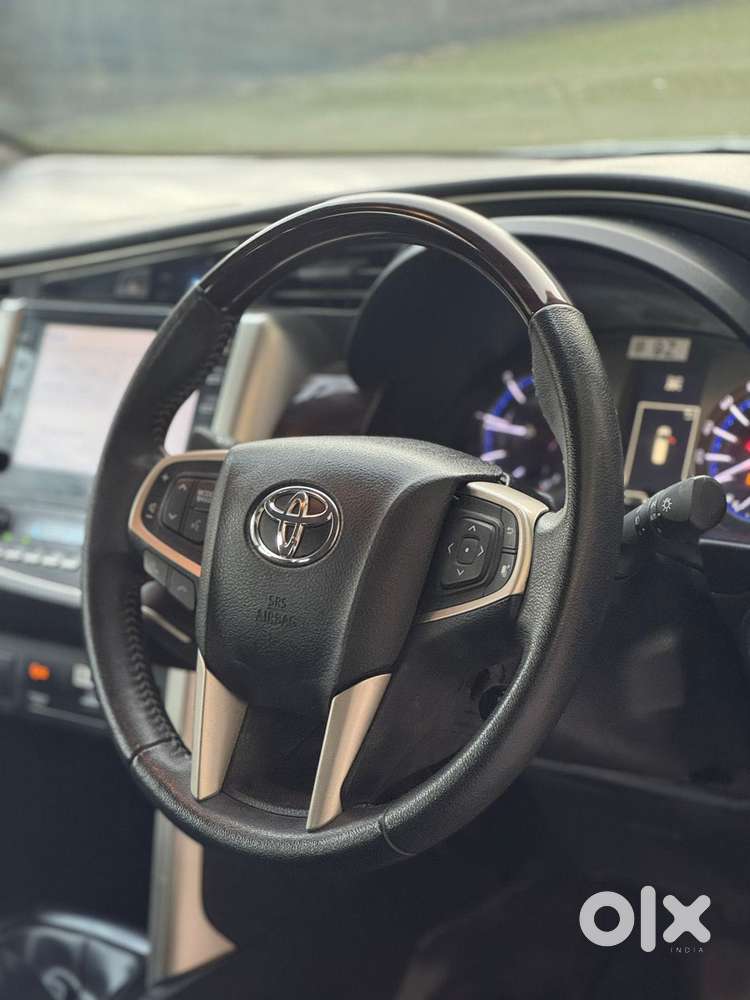 Toyota Innova Crysta 2.4 V, 2025, Diesel