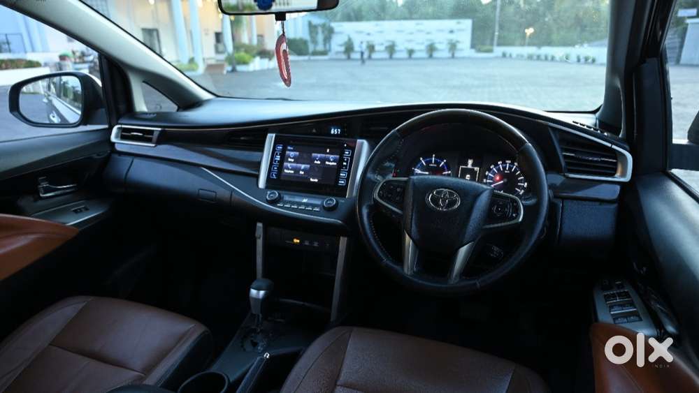 Toyota Innova Crysta 2.8 Zx Automatic 7 Str, 2016, Diesel