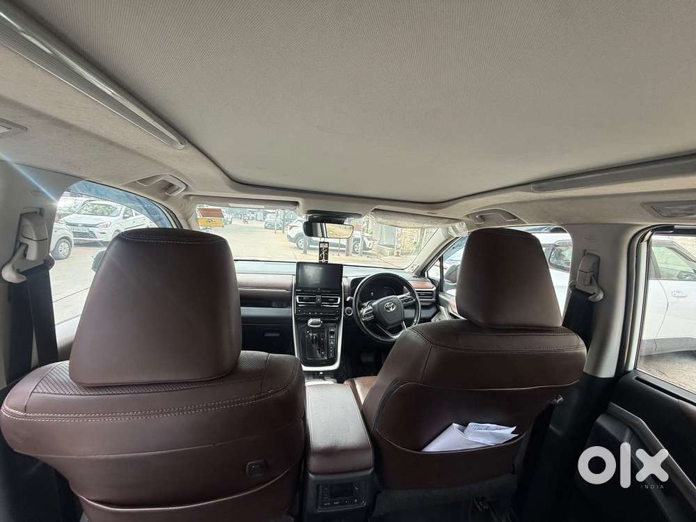 Toyota Innova Hycross 2.0 Zx (o) Hybrid 7 Str, 2023, Petrol