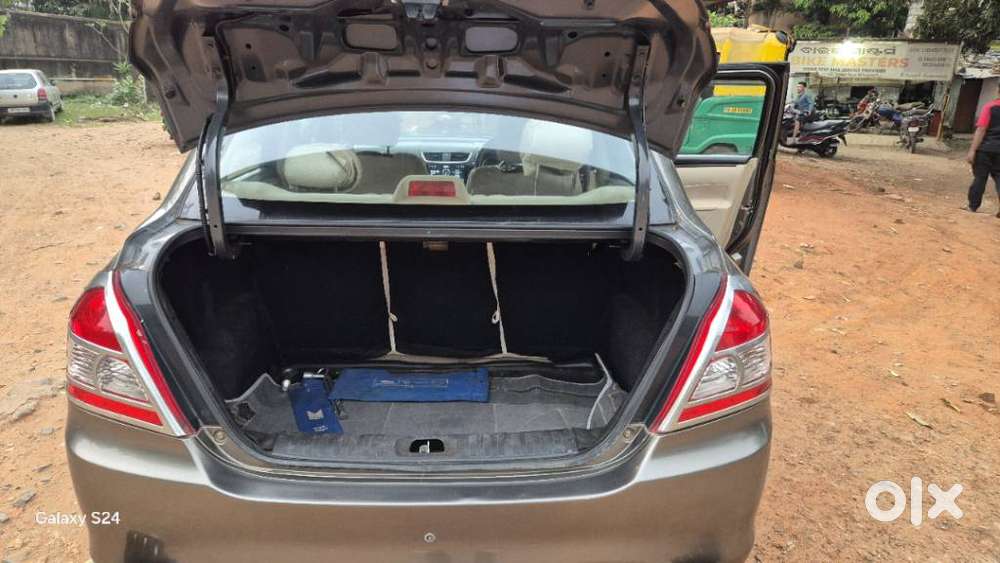 Maruti Suzuki Dzire 1.2 Vxi, 2016, Petrol