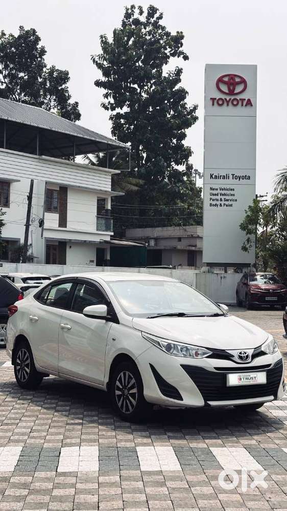 Toyota Yaris J Cvt, 2018, Petrol