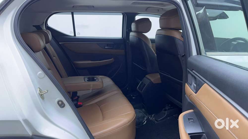 Honda Elevate Zx Cvt, 2023, Petrol