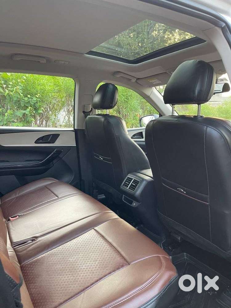 Mahindra Xuv700 2.2 Ax 5 Diesel At 7 Str, 2022, Diesel