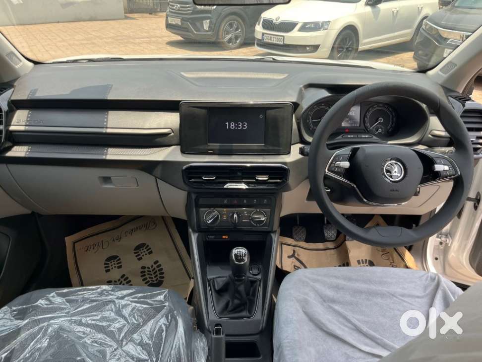 Skoda Kylaq Signature, 2025, Petrol