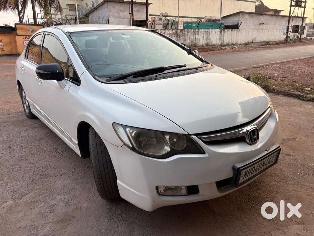 Honda Civic 1.8v At (petrol + Cng) – Executive Class Comfort