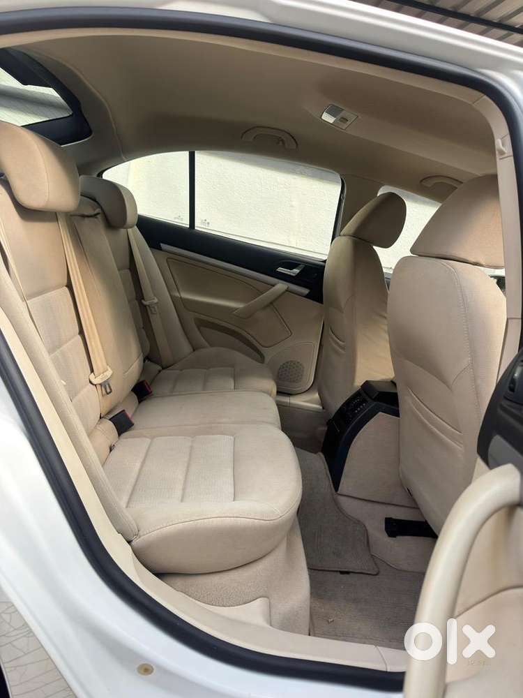 Skoda Laura 2011 Petrol 49000 Km Driven