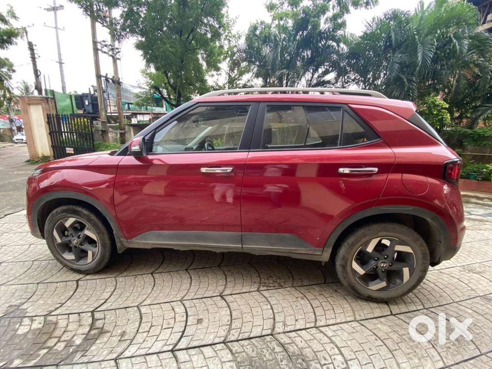 Hyundai Venue Turbo Petrol Automatic Sx+ (top Model) 2021
