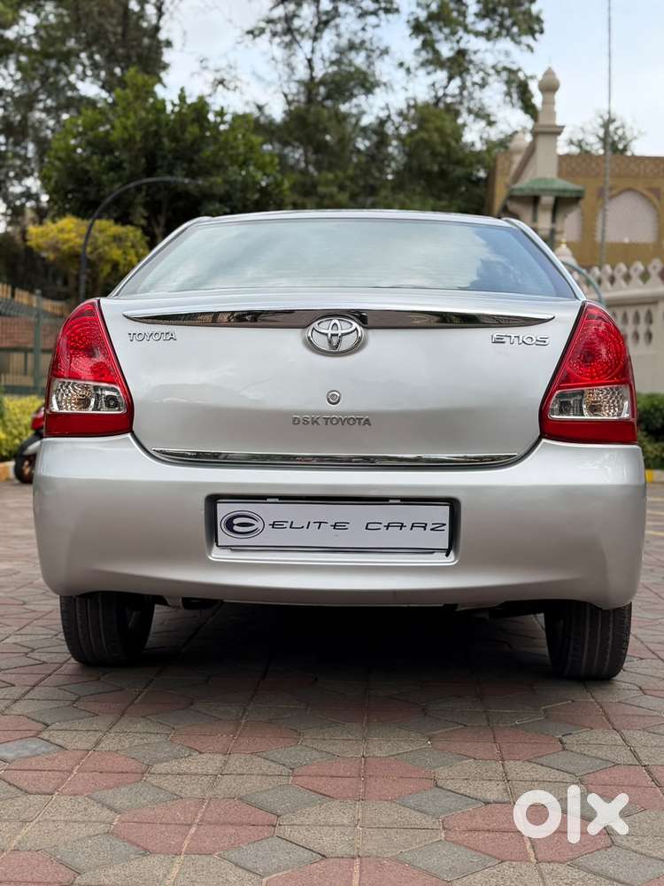 Toyota Etios V, 2011, Petrol