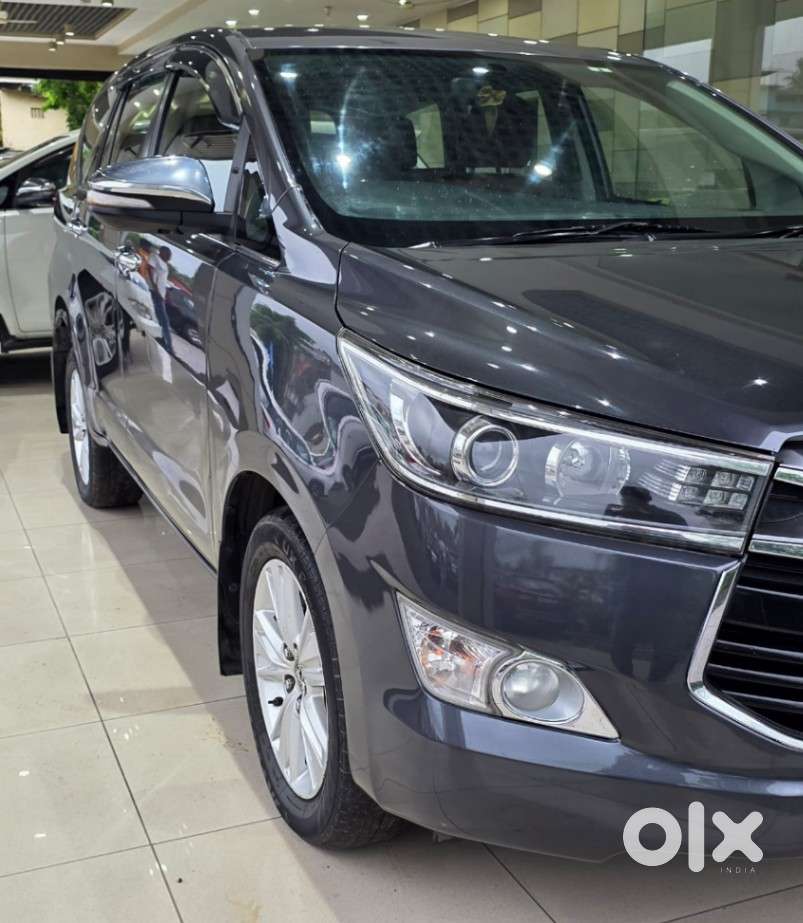 Toyota Innova Crysta 2.8z Automatic, 2016, Diesel