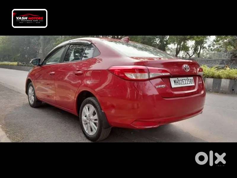 Toyota Yaris V Cvt, 2018, Petrol