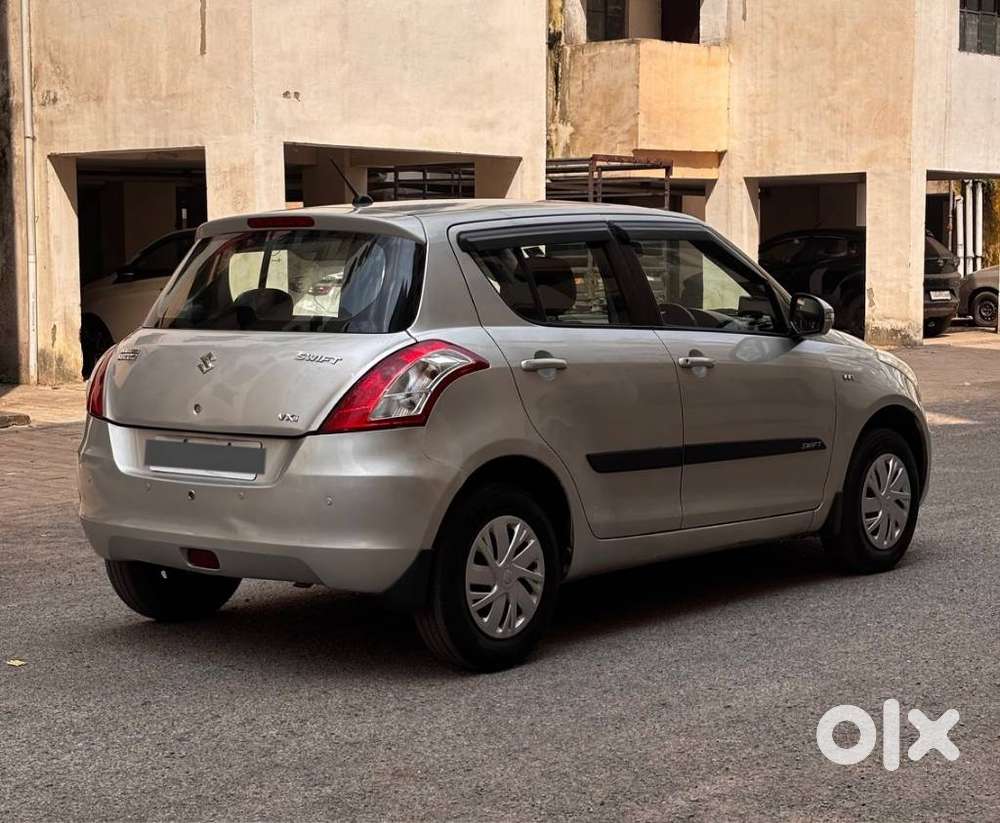 Maruti Suzuki Swift Vxi Abs Bsiv, 2017, Petrol