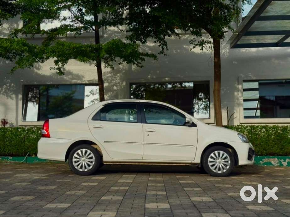 Toyota Etios 1.5 V, 2017, Petrol