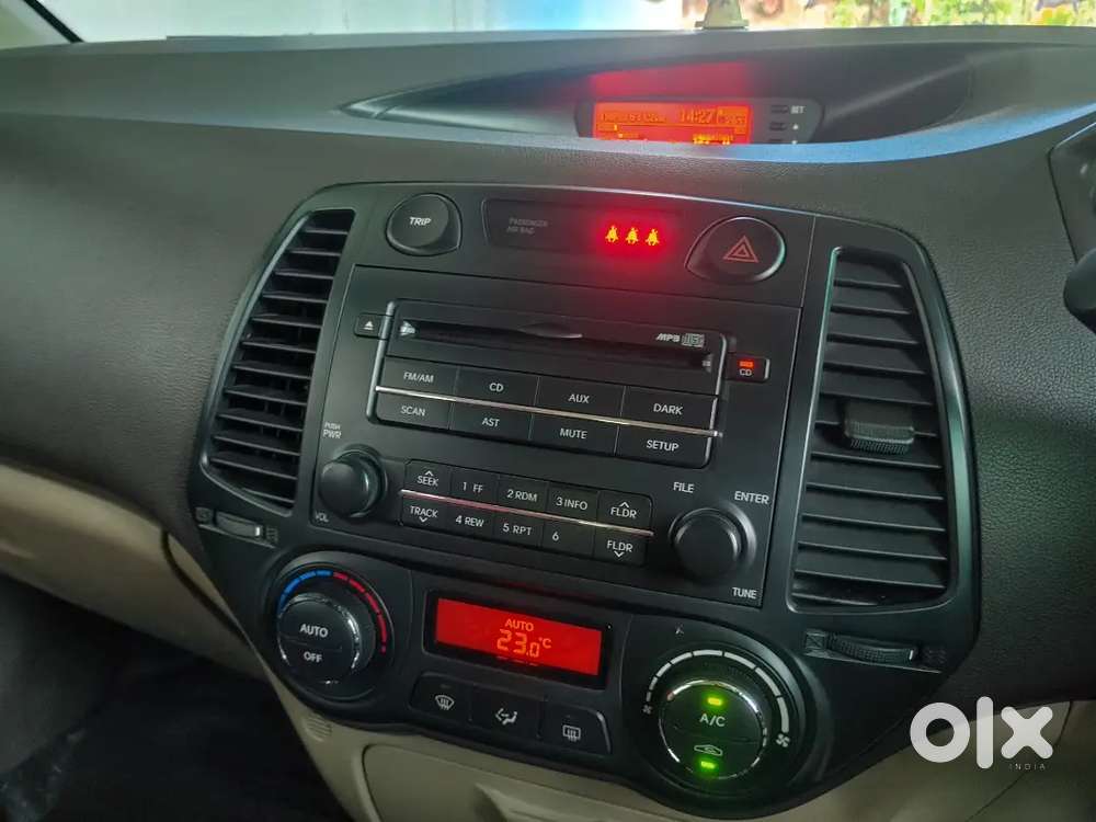 Hyundai I20 Asta 0 With Sunroof 2009