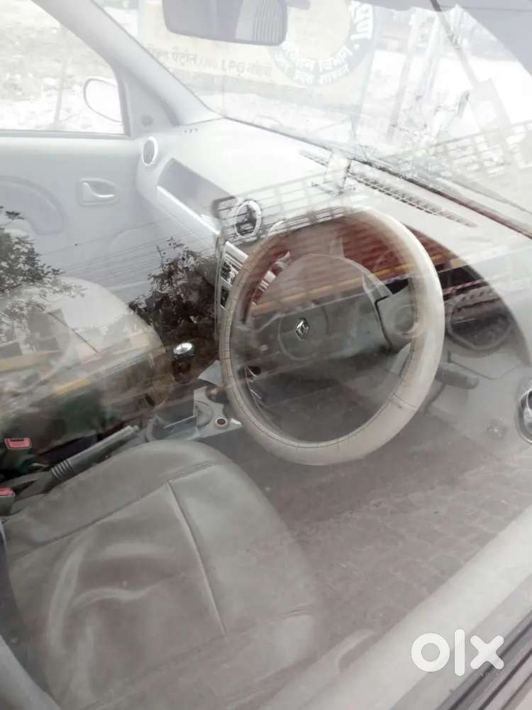 Mahindra Logan Petrol 2008(cng)