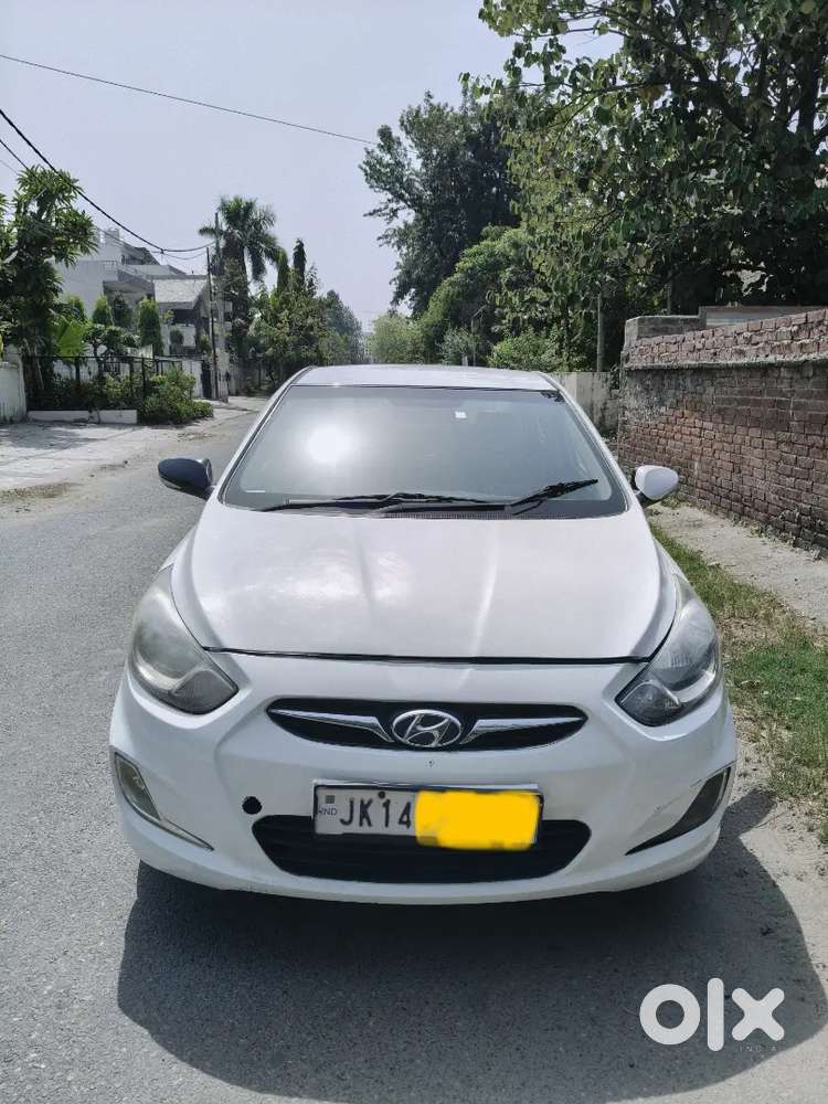 Hyundai Verna 2012