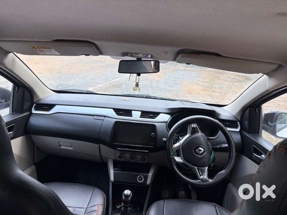 Renault Triber Rxz 2022 Model
