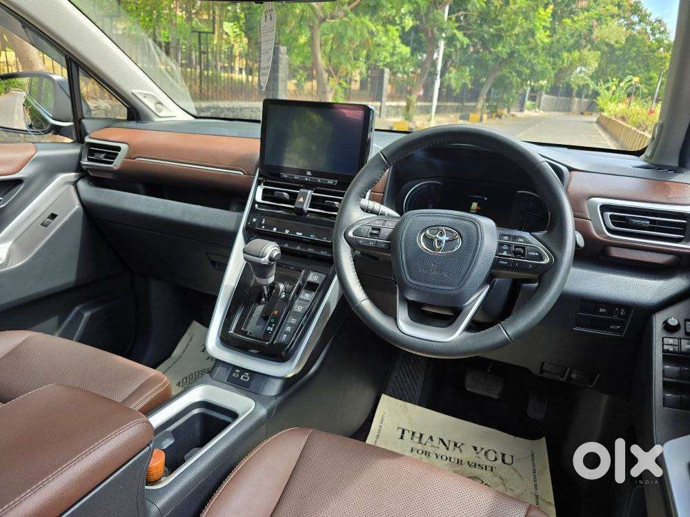 Toyota Innova Hycross 2.0 Zx (o) Hybrid 7 Str, 2025, Petrol