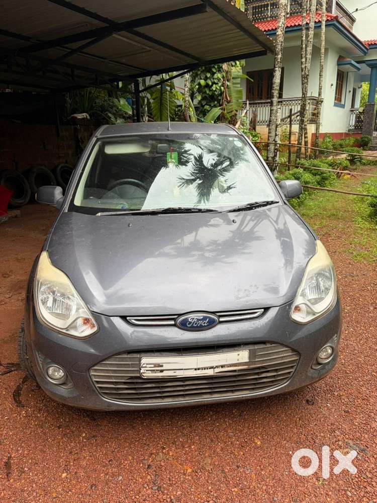Ford Figo Petrol 2015
